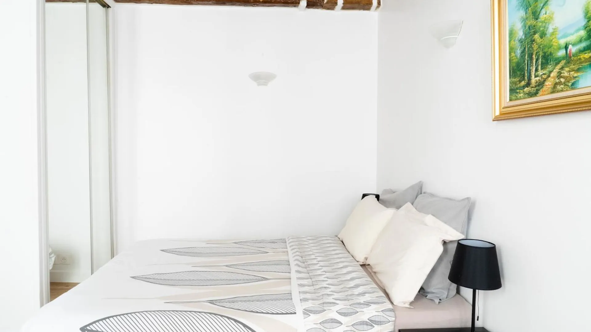 Le 64 Rue Chapon Apartment *